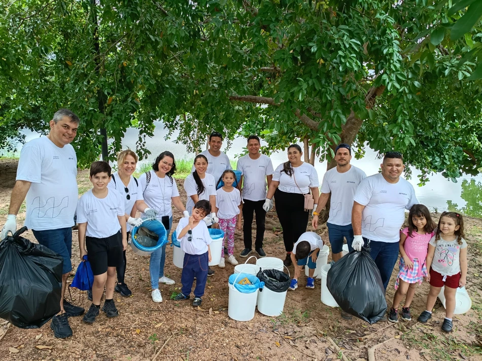 Ação no Lagoas do Norte recolhe 35 kg de lixo