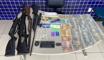 Polícia cumpre três mandados de busca e apreensão domiciliar