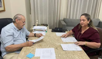 Prefeito Silvio Mendes e presidente da FMS, Leopoldina Cipriano