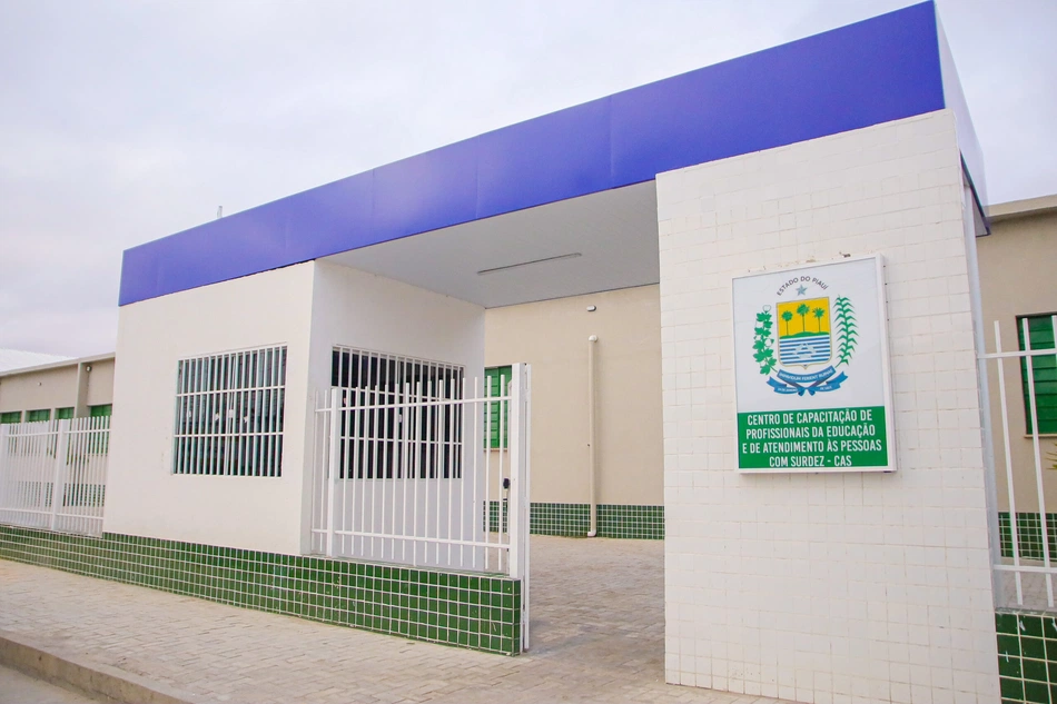 Centro de Capacitação de Profissionais da Educação e de Atendimento às Pessoas com Surdez (CAS)