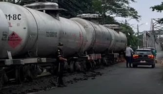 Trem descarrila e interdita Ponte Metálica entre Teresina e Timon