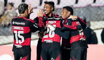 Flamengo vence Cusco