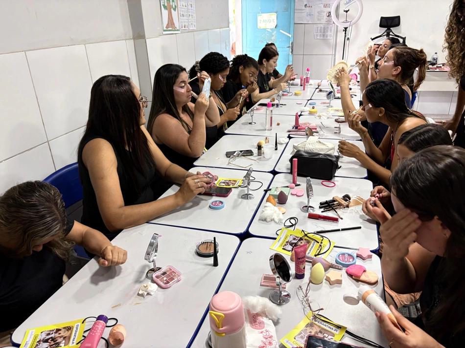 Secretaria de Assistência Social promove Oficinas Profissionalizantes na Escola Maria Pinheiro de Castro