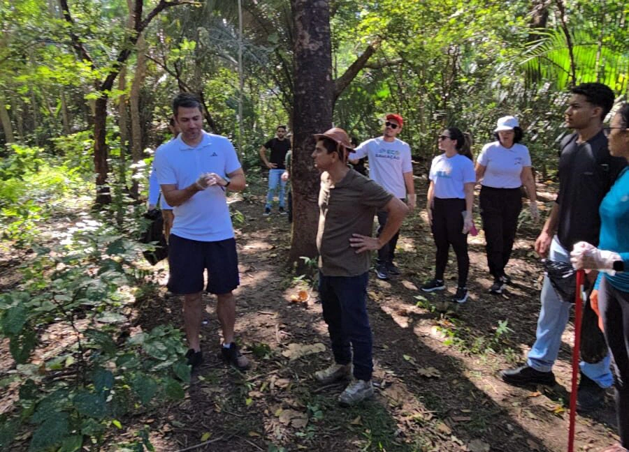Mutirão da Semarh retira 70 kg de resíduos das margens do Rio Poti em Teresina