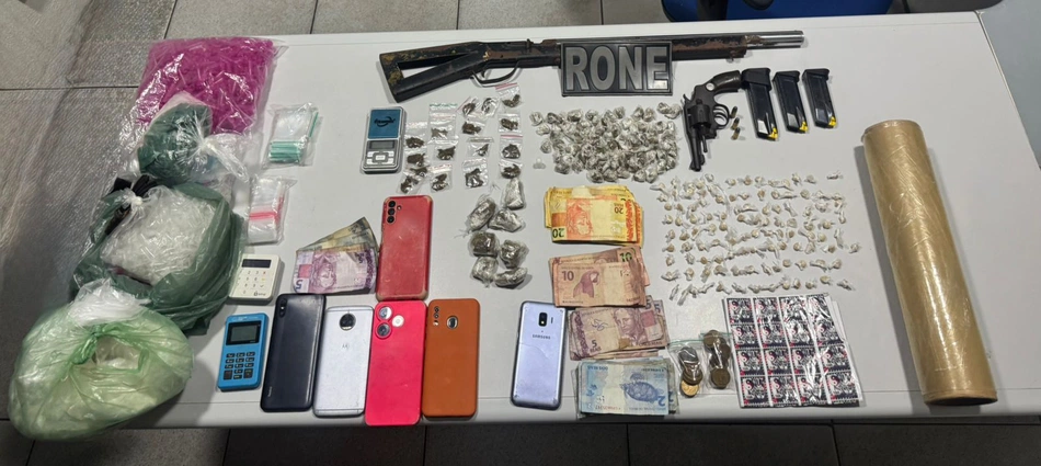 Operação policial resulta em prisão e apreensão de drogas e armas em Altos