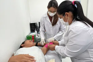 Enfermeiros são capacitados para inserção de implante contraceptivo