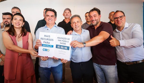 Ciro garante novos recursos para obras e aquisição de veículos da saúde