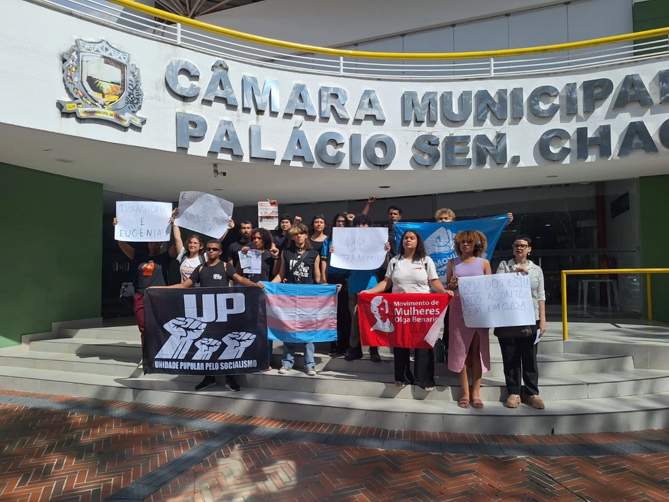 Câmara de Teresina aprova projeto que proíbe uso de banheiros femininos por mulheres trans