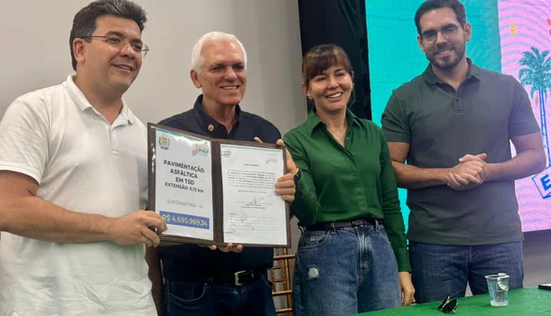 Rafael Fonteles assina ordens de serviço para obras estruturantes em Esperantina