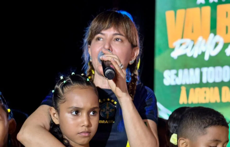 Prefeita Ivanária Sampaio comemora aniversário ao lado de amigos