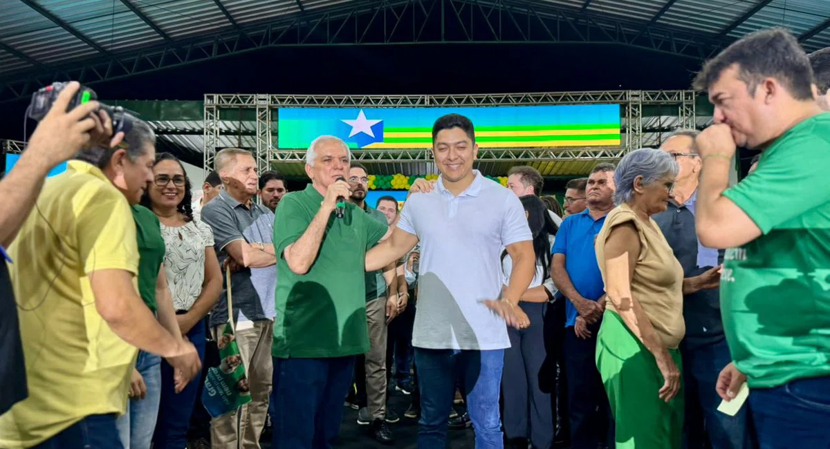 Ginásio Dídimo de Castro fica lotado durante lançamento das pré-candidaturas de Themistocles Filho e Marco