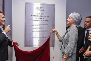 TSE inaugura sala destinada aos partidos em homenagem a Petrônio 