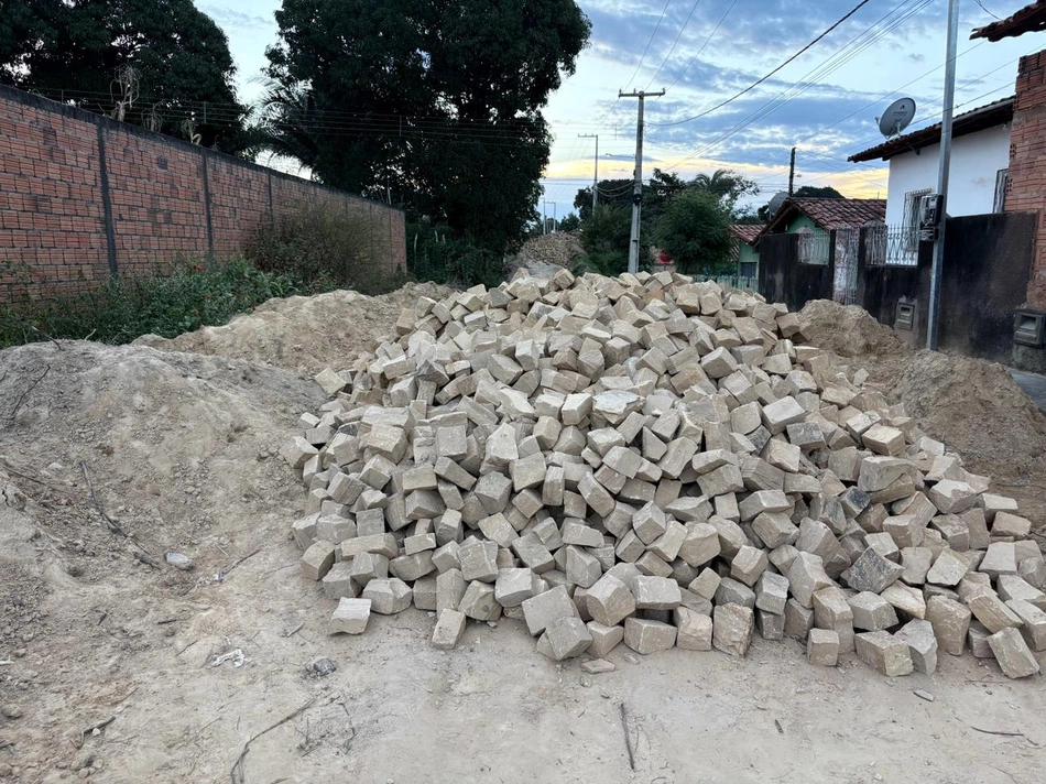 Prefeitura de Esperantina avança com obras de calçamento