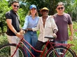 Prefeita Ivanária Sampaio entrega bicicleta nova a idoso