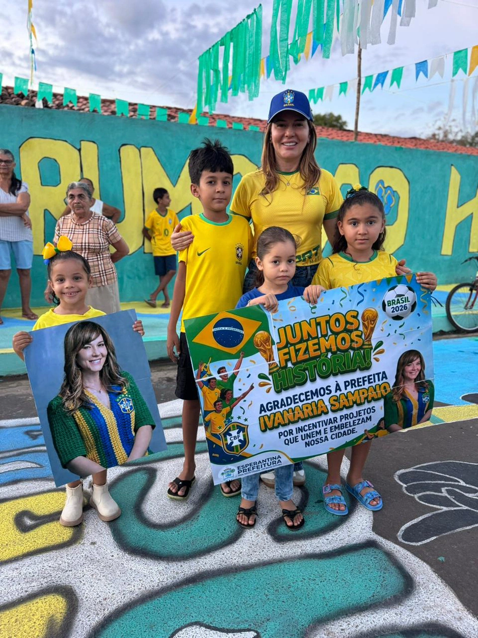 Prefeita Ivanária Sampaio entrega premiação do concurso  Minha Rua na Copa 