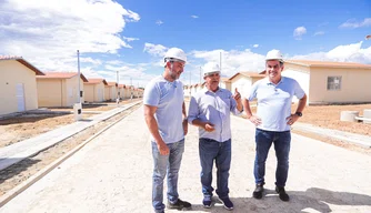 Ciro anuncia entrega de 90 casas em Batalha e novos benefícios para a população