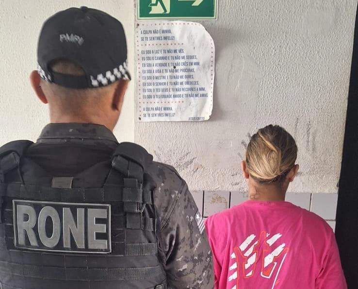 Mulher condenada por tráfico de drogas é presa durante operação da Polícia Militar em Teresina