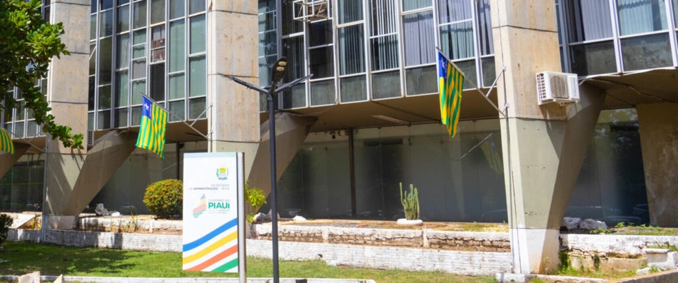 Governo do Piauí nomeia 137 aprovados em concursos públicos para vários cargos
