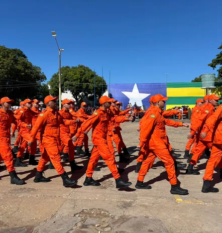 Rafael promove 77 bombeiros e entrega R$ 23 milhões em equipamentos no PI