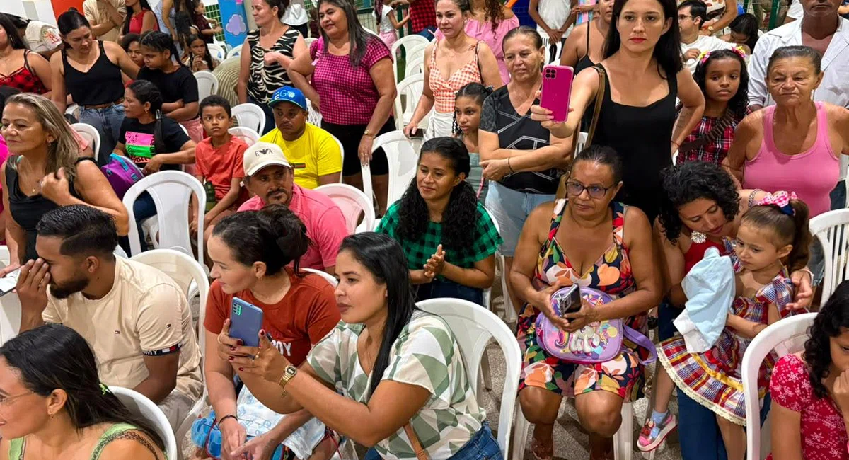Secretaria Municipal de Educação de Esperantina prestigia Arraiá da Aninha e celebra as tradições juninas