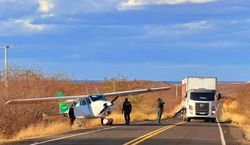 Avião de pequeno porte faz pouso forçado em rodovia entre Jaicós e Campo Grande do Piauí