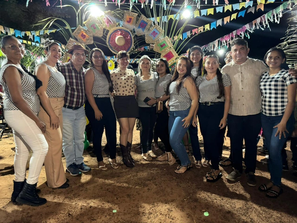 Ivanária Sampaio prestigia Arraiá da Escola Ricardo Francisco de Amorim em Esperantina