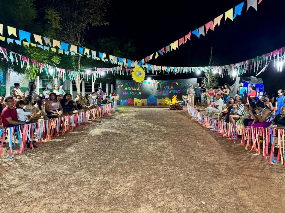 Ivanária Sampaio prestigia Arraiá da Escola Ricardo Francisco de Amorim em Esperantina