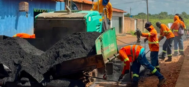 Bairro Bernardo Rêgo recebe serviços de asfaltamento no município de Esperantina