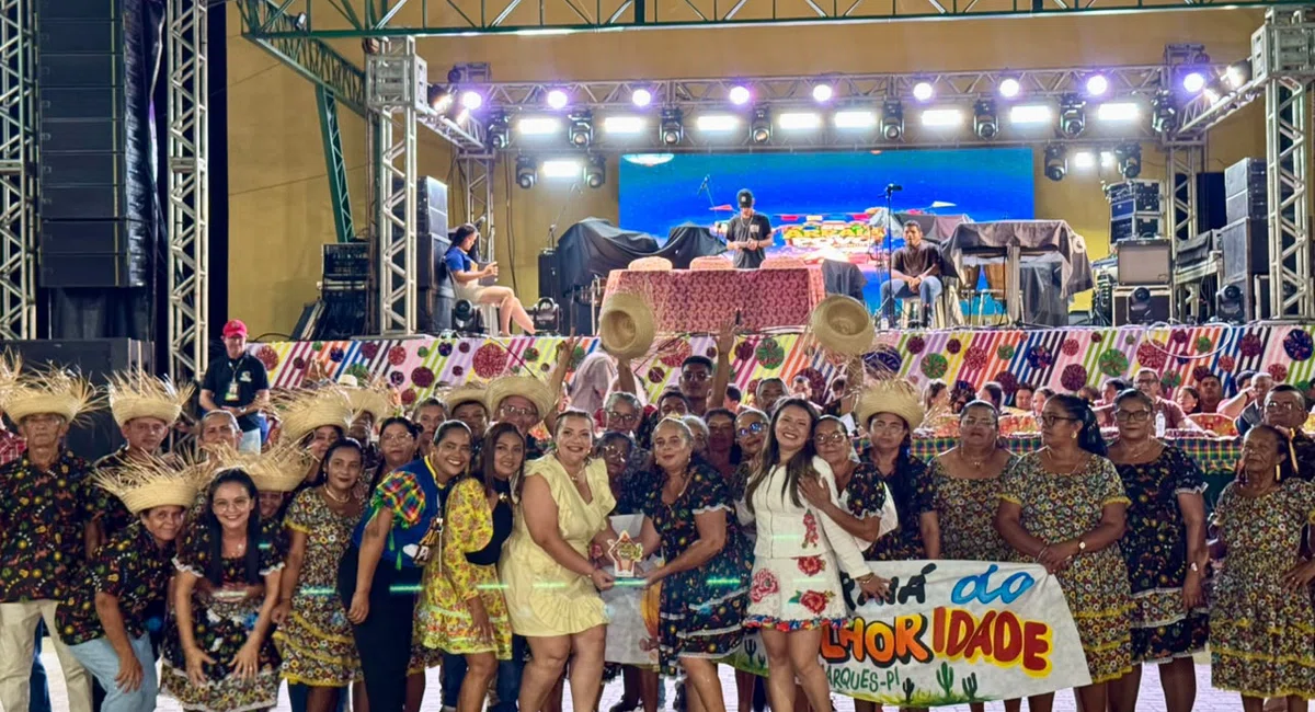 Prefeita Ivanária Sampaio prestigia 28º Arraiá do Povo em Joca Marques