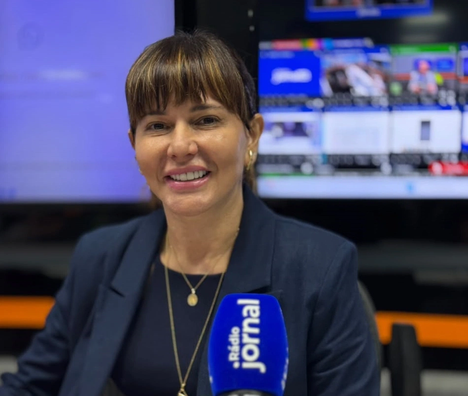 Prefeita Ivanária Sampaio participa de entrevistas em Teresina para divulgar São João da Esperança