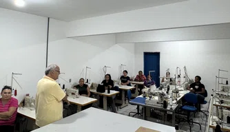 Fundação Wall Ferraz inicia curso de costureiro industrial do vestuário em Teresina