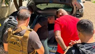 Polícia prende dupla suspeita de arrombamento de veículo em Teresina