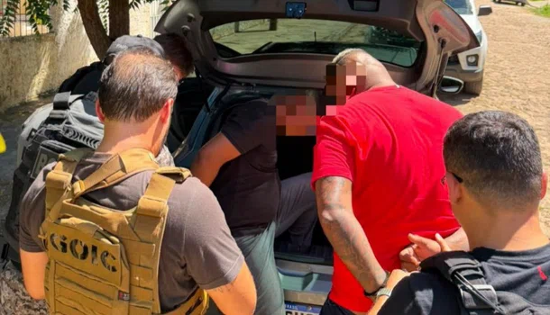 Polícia prende dupla suspeita de arrombamento de veículo em Teresina