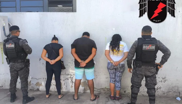 Polícia Militar prende três pessoas e aprende arma em posto de combustíveis de Teresina