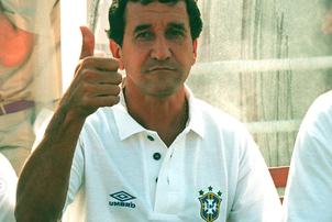 Ex-técnico da seleção brasileira pode deixar UTI após melhora