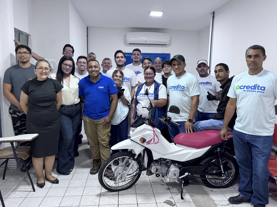 Turma do curso da Fundação Wall Ferraz e SENAI em Mecânico de Moto é encerrada em Teresina
