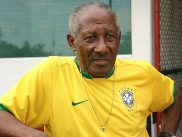 Ex-lateral direito Djalma Santos (Imagem:Reprodução) Ex-lateral direito Djalma Santos (Imagem:Reprodução)