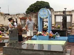  V&iacute;tima de um crime que chocou Uberl&acirc;ndia, no Tri&acirc;ngulo Mineiro, na d&eacute;cada de 1950, Jo&atilde;o Relojoeiro &eacute; considerado santo por alguns moradores da cidade. Por conta disso, no Dia de F(Imagem:Reprodu&ccedil;&atilde;o)