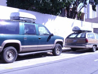 Carros com placas dos EUA est&atilde;o na Rua Major Facundo(Imagem:Reprodu&ccedil;&atilde;o)