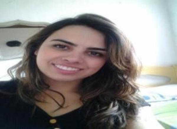 A jovem Michele Cardoso que morreu na trag&eacute;dia que ocorreu na boate KISS(Imagem:Reprodu&ccedil;&atilde;o)