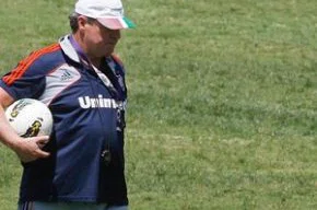Abel lamentou falta de privacidade no treino do Flu