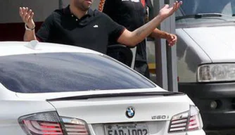 Adriano passou parte da segunda-feira na Vila Cruzeiro