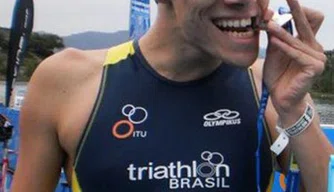 Alegria de Ângelo ao conquistar mais uma medalha pelo paratriatlo