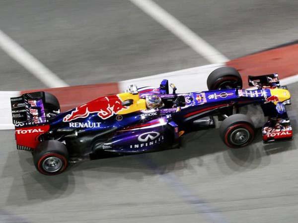 Alem&atilde;o levou a melhor em disputa por primeiro lugar com companheiro Mark Webber.(Imagem:Reprodu&ccedil;&atilde;o)