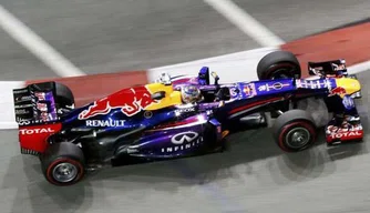 Alemão levou a melhor em disputa por primeiro lugar com companheiro Mark Webber.