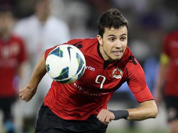 Alto salário (cerca de R$ 660 mil) e o valor desejado pelo clube catariano para liberar Nilmar, cerca de R$ 13,2 milhões, assustaram os santistas(Imagem:Reprodução)