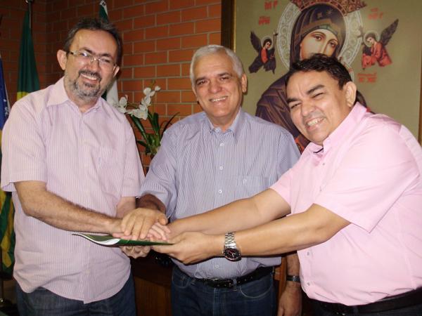Ant&ocirc;nio F&eacute;lix, Them&iacute;stocles Filho e Bil&eacute; presidente da Asalpi. (Imagem:Divulga&ccedil;&atilde;o)