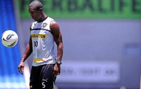 Apesar da boa adapta&ccedil;&atilde;o ao Botafogo, Seedorf pode voltar ao Milan(Imagem:Reprodu&ccedil;&atilde;o)