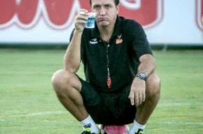 Após resultados ruins, Cuca pede que torcida se tranquilize