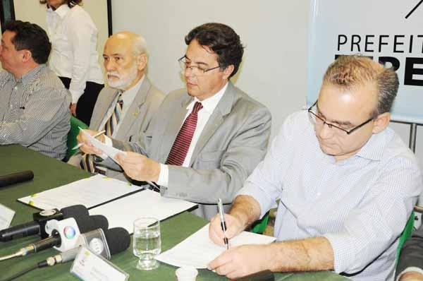 Assinatura do Termo de Compromisso(Imagem:Divulgação)